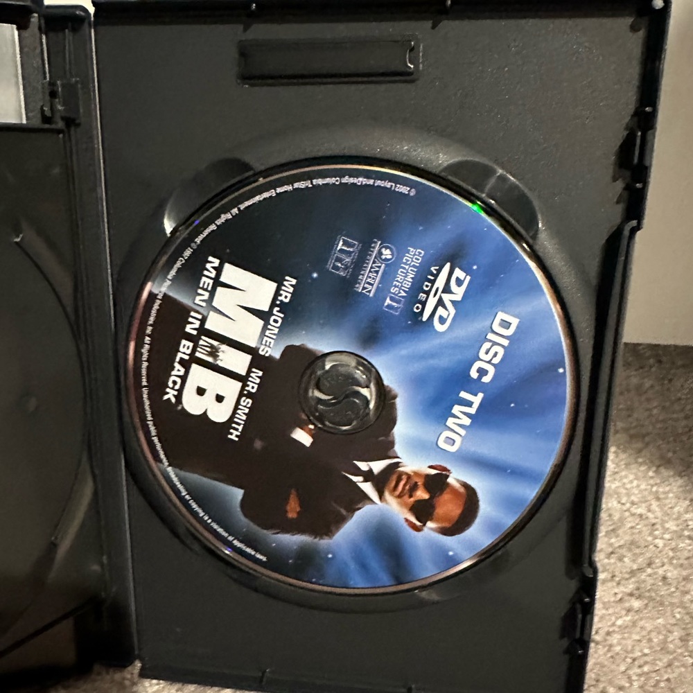๐ 5 for $25 Men in Black DVD - Picture 5 of 8